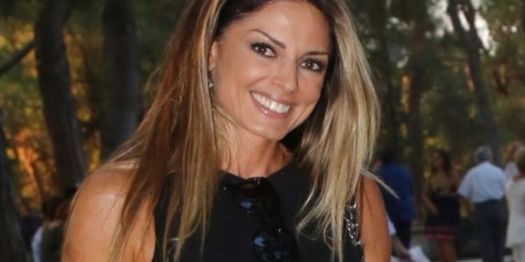 Alldaynews.gr Θυμάστε την Κατερίνα Λάσπα; Δείτε την φωτογραφία με τη μικρή της κόρης