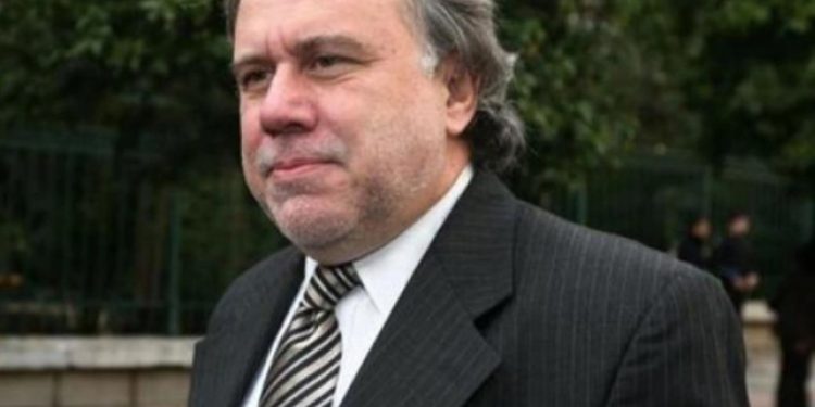 Alldaynews.gr Κηδεία Φώφης Γεννηματά: Λιποθύμησε ο Γιώργος Κατρούγκαλος μέσα στη Μητρόπολη