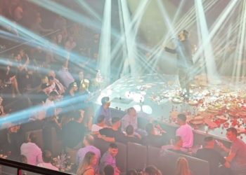 Πάνος Κιάμος: Χορός και χαμός μέχρι πρωίας μετά την απελευθέρωση των μέτρων