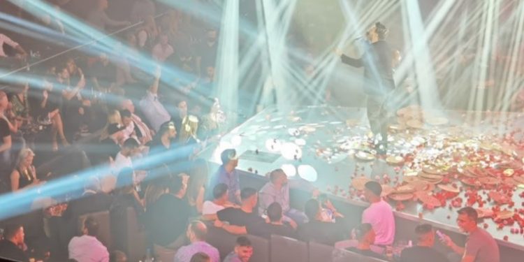 Alldaynews.gr Πάνος Κιάμος: Χορός και χαμός μέχρι πρωίας μετά την απελευθέρωση των μέτρων