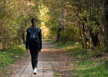 koritsi-mathitria-μαθήτρια-κορίτσι