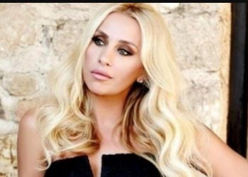 Γωγώ Μαστροκώστα: Η μάχη με τον καρκίνο του μαστού[video]