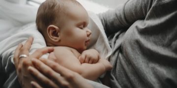 Alldaynews.gr «Ο δικός μου ήρωας πάλεψε με τον καρκίνο, έφτασε έως 6 μηνών και είναι αστεράκι πια στον ουρανό»: Συγκινητική εξομολόγηση μητέρας