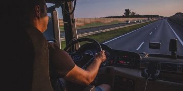 Alldaynews.gr Ζητούνται οδηγοί με μισθό από 2.300 έως 2.750 ευρώ