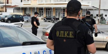 Συνελήφθη γνωστός τραγουδιστής στη Νίκαια – Βρέθηκε κοκαΐνη στο αυτοκίνητό του