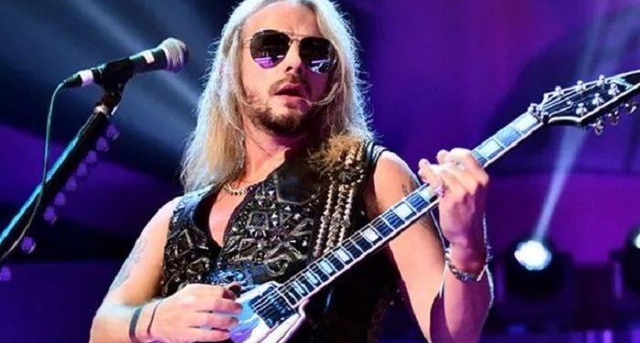 Alldaynews.gr Ο κιθαρίστας των Judas Priest παθαίνει ανεύρυσμα πάνω στη σκηνή – Σώθηκε μετά από επέμβαση ανοιχτής καρδιάς (video)