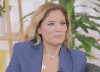 Μαίρη Συνατσάκη: «Είμαι ελεύθερη, αν μπορεί να αλλαχτεί αυτό στη Wikipedia»