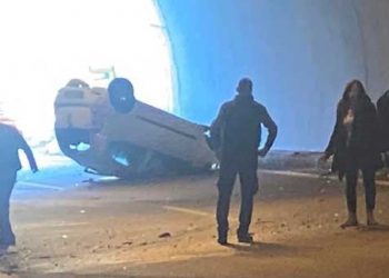 Τούμπαρε ΙΧ σε τούνελ στην Καστανιά – Κλειστή η μία λωρίδα κυκλοφορίας