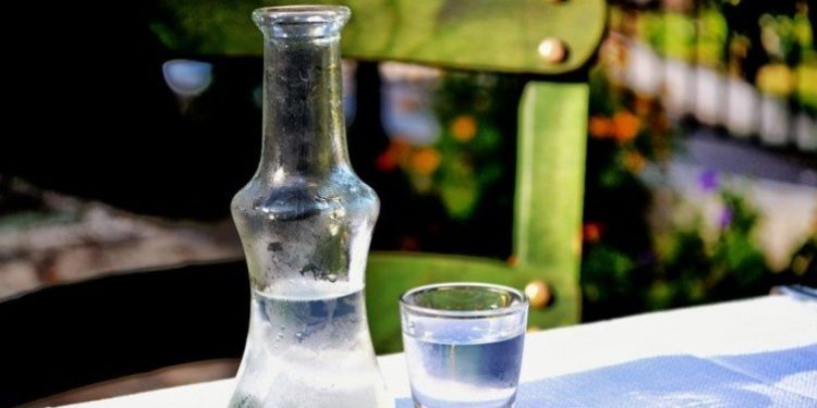Alldaynews.gr Ήπιε τσίπουρα και αποπειράθηκε να βιάσει 14χρονη – Καταδικάστηκε από το Δικαστήριο
