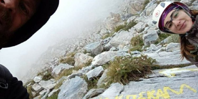 Κρεοπώλης από την Κοζάνη γίνεται viral όταν κάνει πρόταση γάμου στον …Όλυμπο (ΦΩΤΟ)