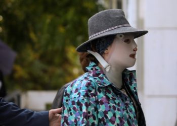 «Θα πεις την αλήθεια τώρα; Να κάτσω να ακούσω ή να φύγω;» Ζήτησε συγγνώμη η Έφη από την Ιωάννα για την επίθεση με το βιτριόλι