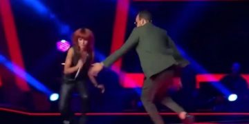 Alldaynews.gr The Voice: Βγήκε με Led Zeppelin και ο Μουζουράκης την πήρε σηκωτή (vid)