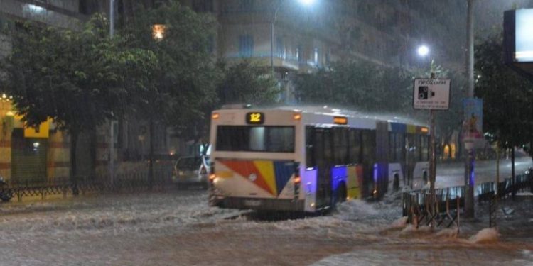 Έρχεται μεσογειακός κυκλώνας με βροχές – Τα 3 σενάρια για το πού θα «χτυπήσει»