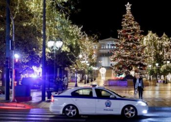 Κορωνοϊός-Άσχημα νέα για τα Χριστούγεννα: Μόνος δρόμος εμβόλιο και μέτρα προστασίας, λένε οι ειδικοί