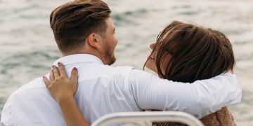 Alldaynews.gr Δεν είναι η εμφάνιση που μας ελκύει στους άλλους – Ποιο είναι το μυστικό της έλξης