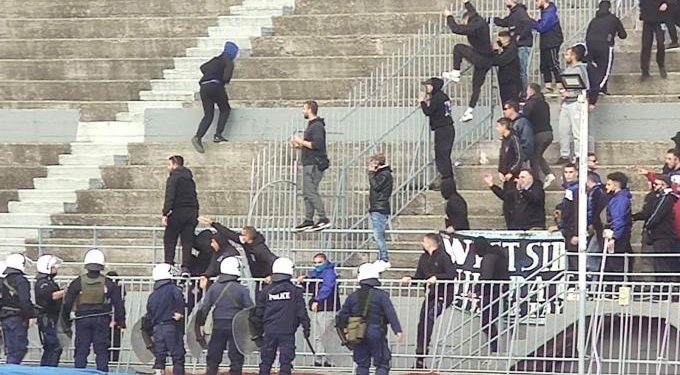 Επεισόδια πριν το Τρίκαλα – Νίκη Βόλου με προσαγωγές και τραυματία (ΦΩΤΟ)