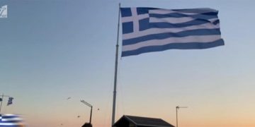 Alldaynews.gr 28η Οκτωβρίου – Χίος: Η ελληνική σημαία σκέπασε το λιμάνι (video)