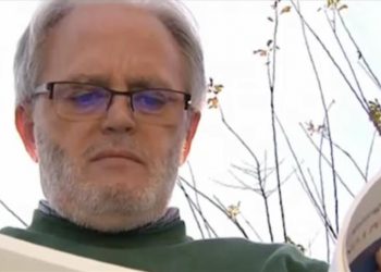 Fake news ότι ξύπνησε από κώμα μετά από 35 χρόνια – Παρουσία της γυναίκας που είχε παντρευτεί στα 22 του (video)