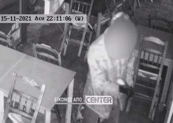 Καβάλα: Διαρρήκτης έσπασε με τσεκούρι την πόρτα καταστήματος – Τον κυνήγησε ο ιδιοκτήτης (video)