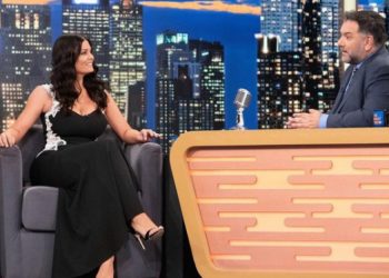 Μαρία Κορινθίου: θα κατακριθώ επειδή έχω πλούσιο ντεκολτέ;