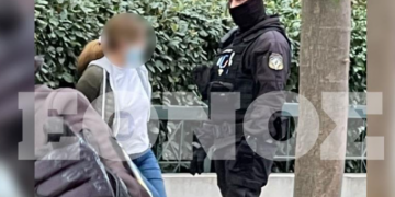 Πυροβολισμοί – Χαλάνδρι: «Aπήγαγαν και βίασαν το παιδί μου», φώναζε η γυναίκα που πυροβόλησε (vid)