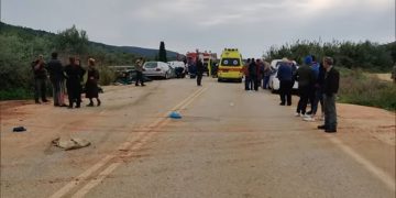 Alldaynews.gr Τροχαίο με νεκροφόρα και «κλούβα»: Νεκρή μία γυναίκα – Σοκάρουν οι εικόνες από το δυστύχημα