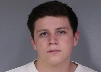 Άγριο έγκλημα στις ΗΠΑ: 19χρονος σκότωσε ολόκληρη οικογένεια γιατί τον έπιασαν να κάνει σεξ με την κόρη τους