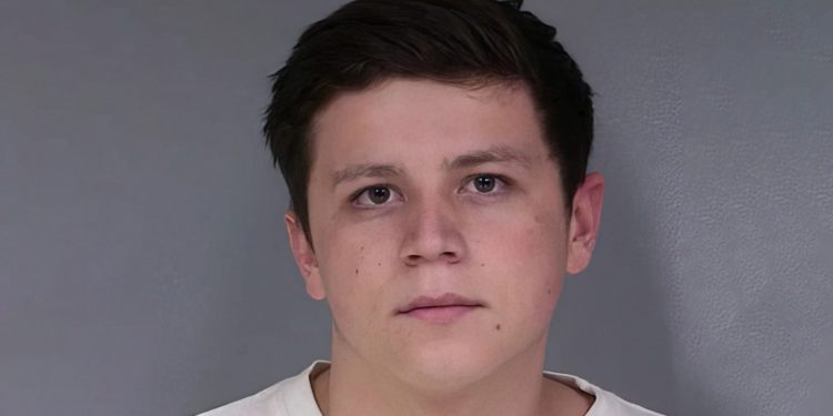 Alldaynews.gr Άγριο έγκλημα στις ΗΠΑ: 19χρονος σκότωσε ολόκληρη οικογένεια γιατί τον έπιασαν να κάνει σεξ με την κόρη τους