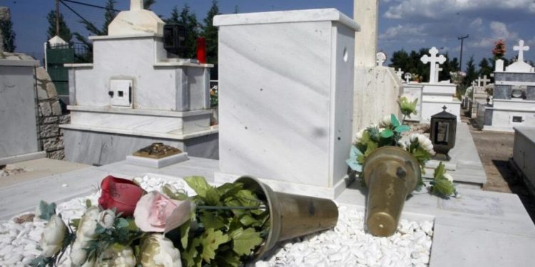 Alldaynews.gr Σέρρες: Σπαρακτικό αντίο στον 13χρονο μαθητή που πέθανε από επιπλοκές της οξείας αμυγδαλίτιδας