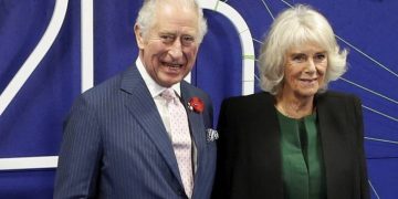 Alldaynews.gr Camilla σε Κάρολο: Την άκουσε όλο το Παλάτι: «Βγάλτον από τη ζωή μας τώρα»