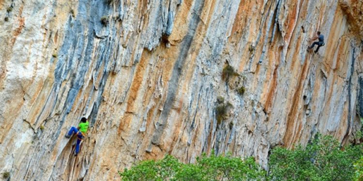 Alldaynews.gr Τραγωδία στο Λεωνίδιο: Νεκρός αναρριχητής όταν αποκολλήθηκε βράχος