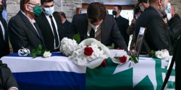 Alldaynews.gr «Αν δεν έτρωγες εσύ, δεν θα έτρωγε και η Φώφη»