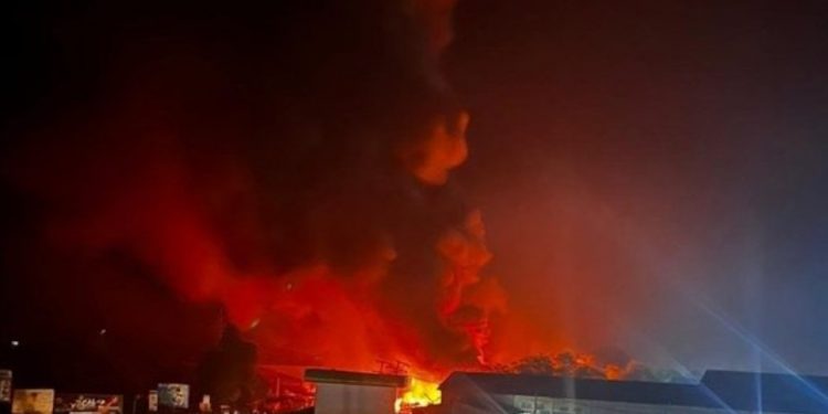 Alldaynews.gr Γιγαντιαία έκρηξη σε δεξαμενή πετρελαίου – Τουλάχιστον 84 νεκροί