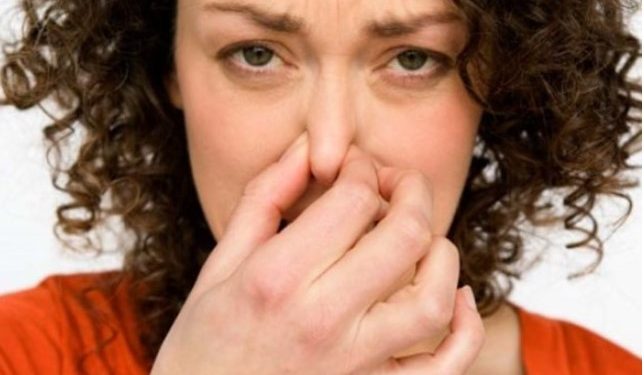 Alldaynews.gr Ο άντρας μου αερίζεται και ρεύεται μπροστά μου-Έχει χαθεί κάθε ερωτισμός και σκέφτομαι να χωρίσω