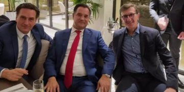 Άδωνις Γεωργιάδης: Γιόρτασε τα γενέθλια του παρέα με τον Πορτοσάλτε![photos]