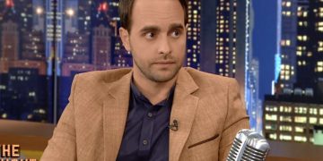 Λάζος Μαντικός: Μου επιτέθηκε μια γουρούνα! Της είχε ανέβει η λίμπιντο-Ήθελε να κάνει σ3ξ