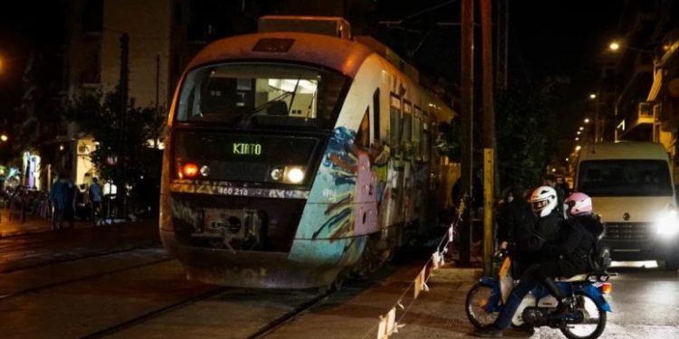 Alldaynews.gr Νεκρή η γυναίκα που παρασύρθηκε από τρένο του Προαστιακού