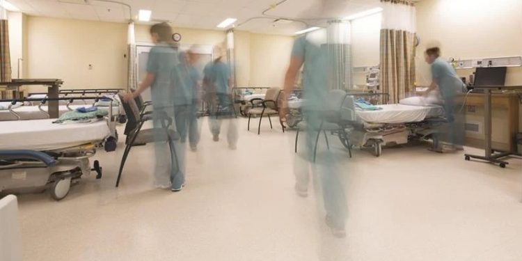 Alldaynews.gr “Από βήχα δεν πέθανε κανείς”-Έδιωξαν 23χρονη ανεμβολίαστη από τα Επείγοντα του Νοσοκομείου Χανίων