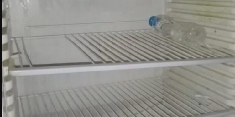 Alldaynews.gr «Γροθιά» στο στομάχι ήταν η ανάρτηση της Σοφίας: Ανέβασε φωτογραφία από το ψυγείο της που ήταν άδειο