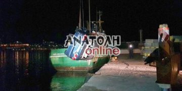 Alldaynews.gr Τραγωδία στο λιμάνι του Αγίου Νικολάου-Βουτιά θανάτου με όχημα