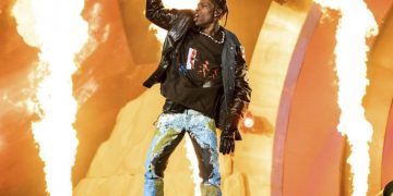 Τραγωδία στο Τέξας: Τι είναι το επικίνδυνο «raging» που προτείνει στους φαν του ο ράπερ Τράβις Σκοτ