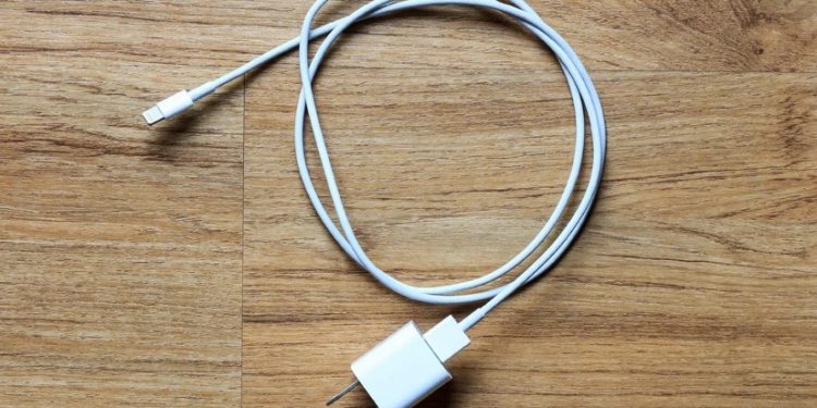 Alldaynews.gr Νέα Τραγωδία: Γυναίκα Κρεμάστηκε με το καλώδιο του φορτιστή