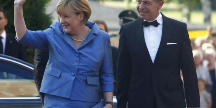 Alldaynews.gr Ο σύζυγος της Μέρκελ «κράζει» ως τεμπέληδες τους ανεμβολίαστους