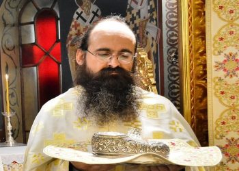 Θρήνος στη Θεσσαλονίκη: Πέθανε απο Κορωνοϊό 46χρονος Αρχιμανδρίτης – Νοσεί όλη η οικογένειά του