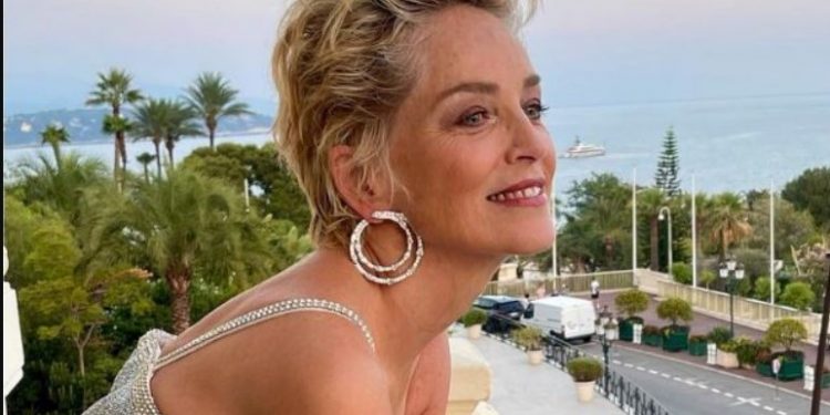 Δύσκολες ώρες για την Σάρον Στόουν – «Πείτε μια προσευχή…»