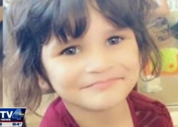 Σοκ με τη δολοφονία 6χρονης-Την σκότωσαν οι θετοί γονείς της σε κλουβί σκύλου