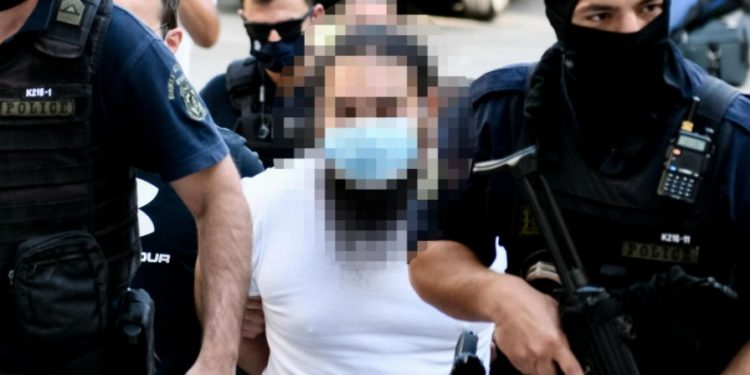 Alldaynews.gr Επίθεση με βιτριόλι: Αποπειράθηκε να αυτοκτονήσει ο ιερέας μέσα στη φυλακή