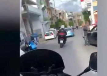 ΔΙ.ΑΣ-Τζάνειο-Παίδων σε 12 λεπτά: Βίντεο από τη διάσωση αστραπή για 3χρονη που κατάπιε μπαταρία