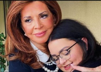 Ντενίση: Υιοθέτησα παιδί, όχι γιατί δεν μπορούσα να τεκνοποιήσω αλλά γιατί ήταν ανάποδα τα γεγονότα