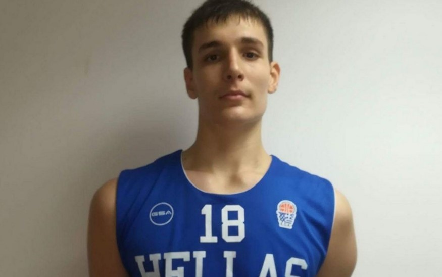 Ανείπωτος Θρήνος: Πέθανε ο 20χρονος "Γίγαντας" Θωμάς Κατσαούνης-Μπασκετμπολίστας ύψους 2μ.20(video)